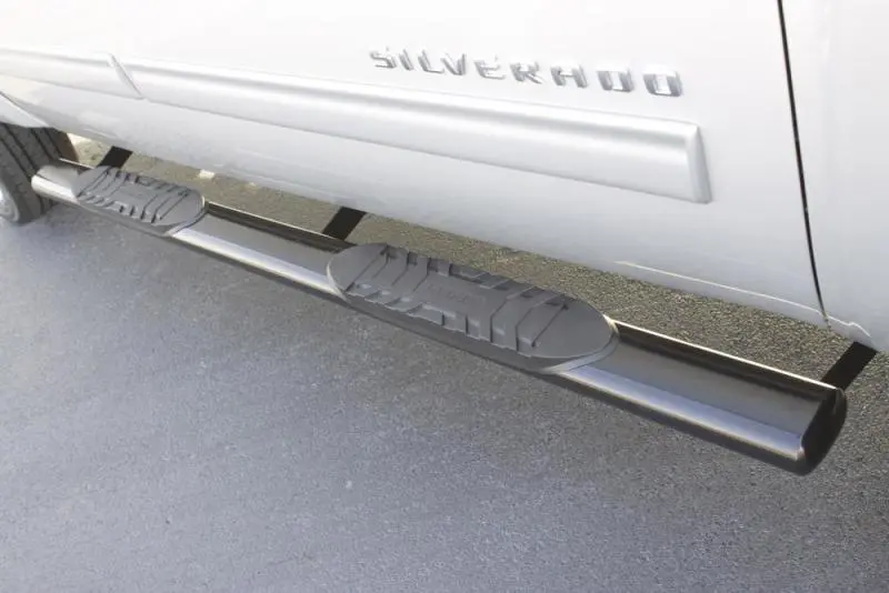 Lund Polished Stainless Steel Oval Nerf Bars For 2007–2017 Chevy Silverado 1500 Crew Cab – 5-Inch Drop 1