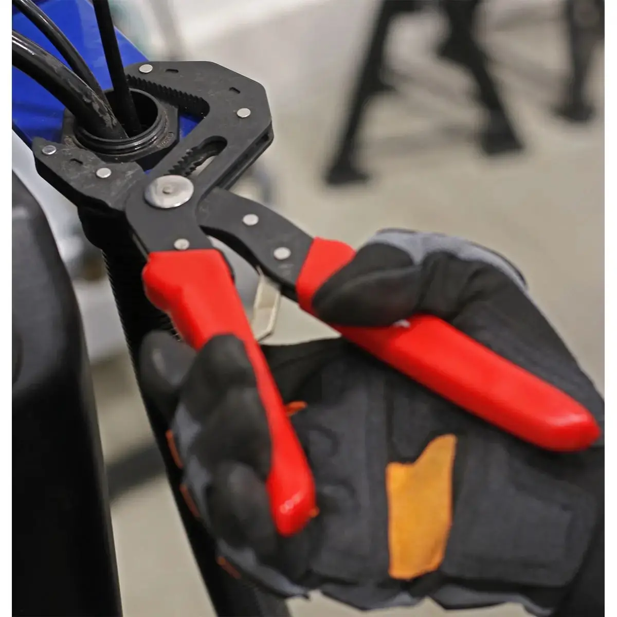 Sealey 175Mm Self Adjusting Multi Grip Pliers Phosphate Corrosion Resistance 2