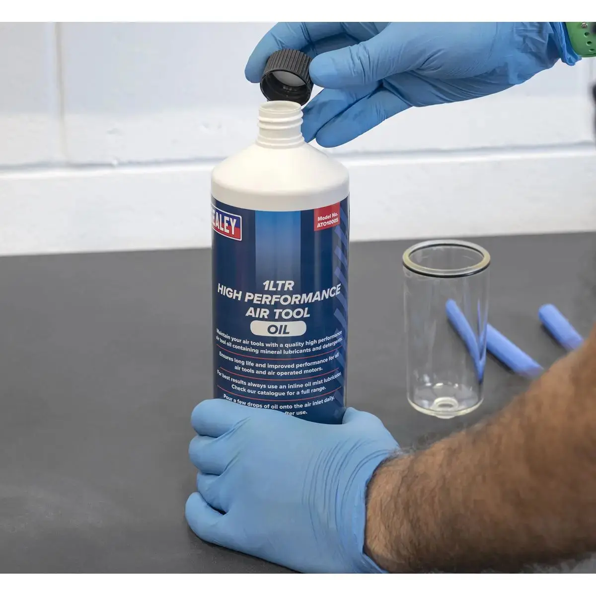 Sealey Air Tool Oil 1L 2